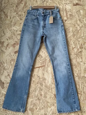 jean levi's vintage 646 bootcut w27 face