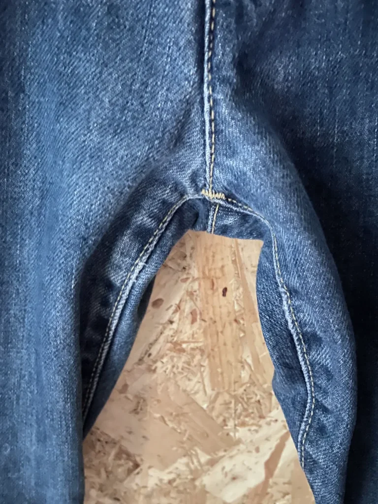 levi's engineered 843 coutures tournantes Y2K entrejambe