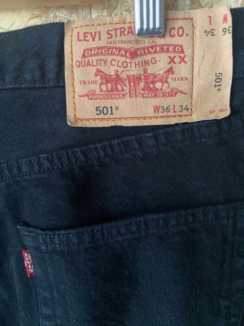 jean vintage levis 501 noir 2000 straight red tab
