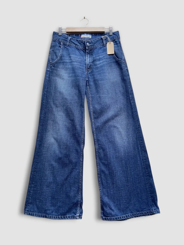 jean levi's 565 vintage 2000 wide leg face