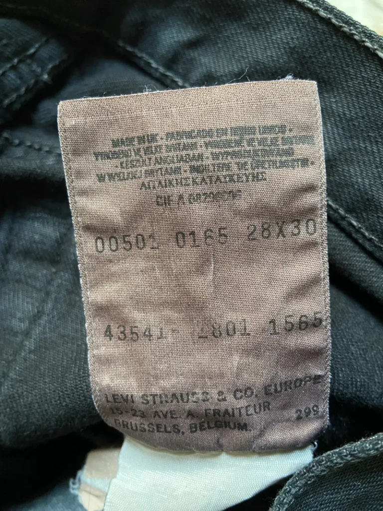 jean levi's vintage 501 noir 90s w28 etiquette