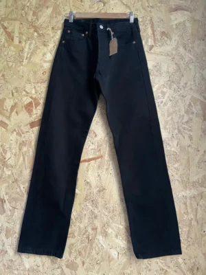 jean levi's vintage 501 noir 90s w28 face