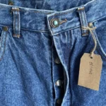 jean vintage bonaventure bleu années 80/90 taille haute coupe mom taille avec bouton bijoux bleu