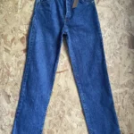 jean vintage bonaventure bleu années 80/90 taille haute coupe mom face
