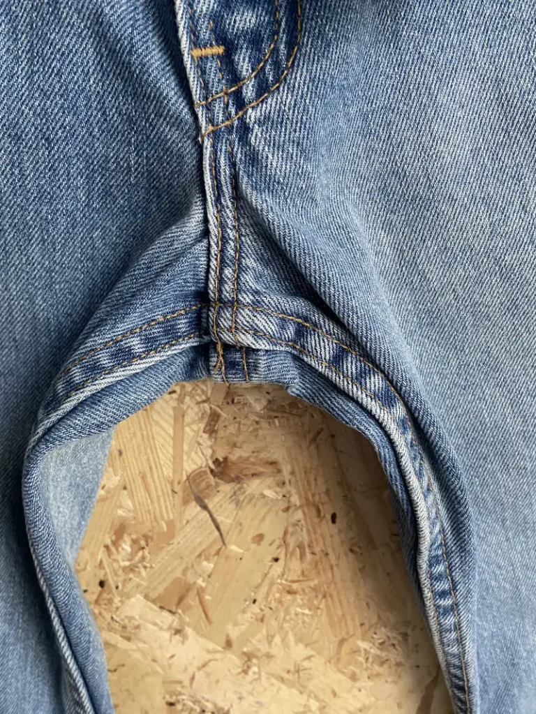 jean levis vintage années 2000 bleu modèle 522 superlow stovepipe made in usa entrejambe du jean sans défaut