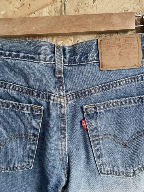 jean levis vintage années 2000 bleu modèle 522 superlow stovepipe made in usa redtab