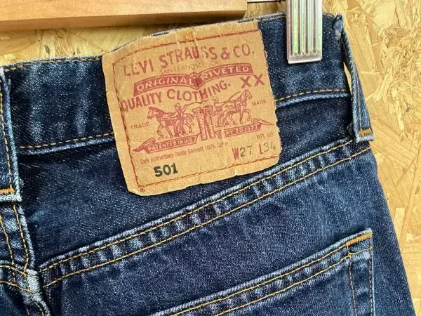 jean vintage levis 501 straight 90s red tab