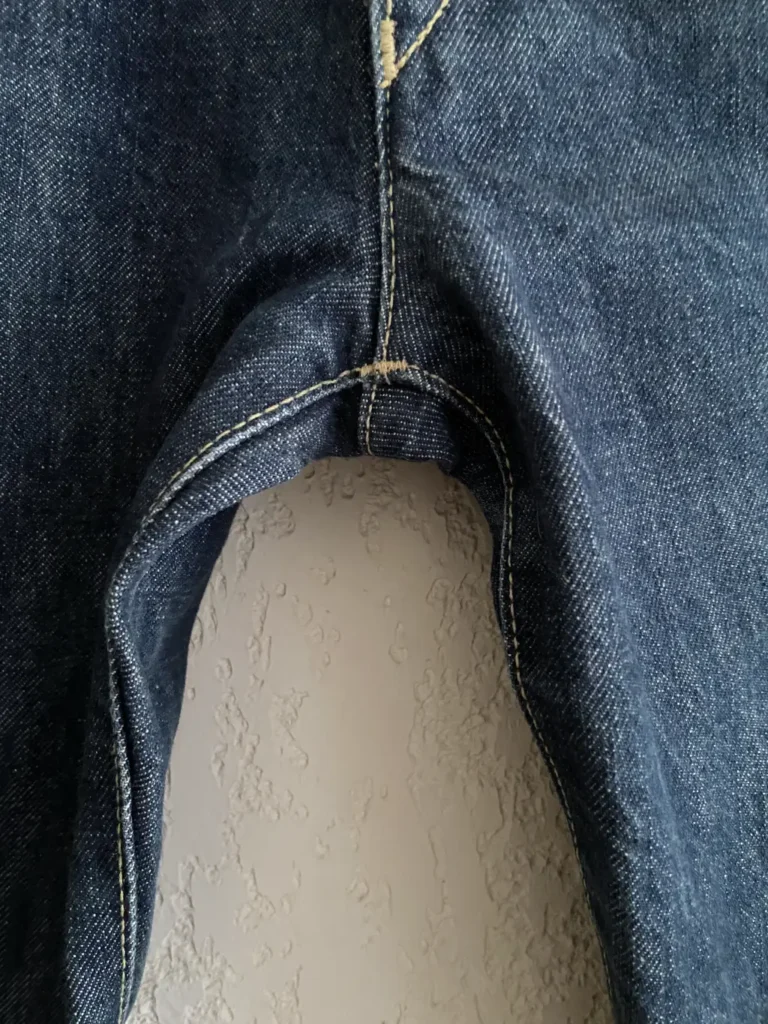 Levi's 835 engineered coutures tournantes W27 Y2K entrejambe