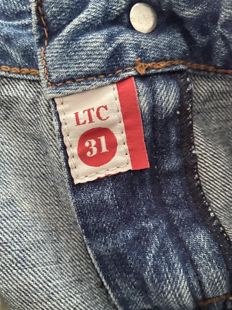 jean vintage le temps des cerises Y2K etiquette taille