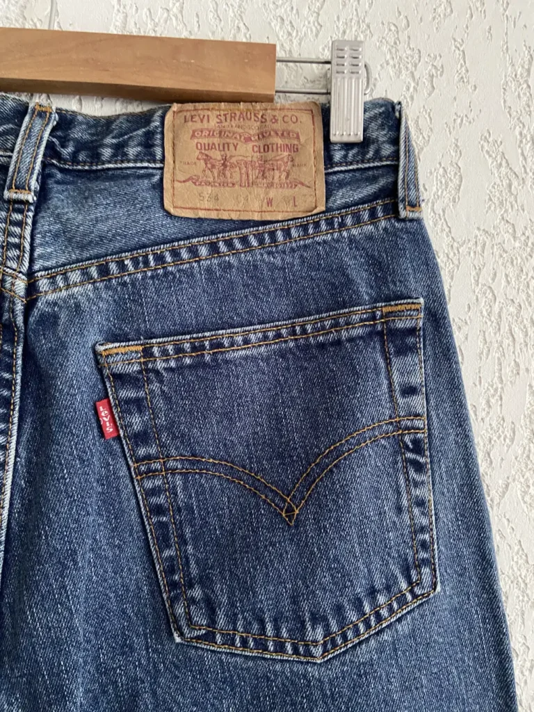 jean levi's vintage 534 W32 patch arrière