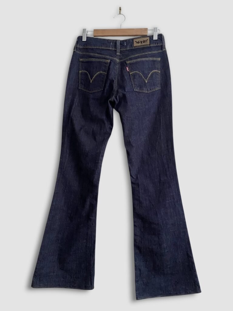 jean levi's vintage 2000s booty flare fit W29 dos