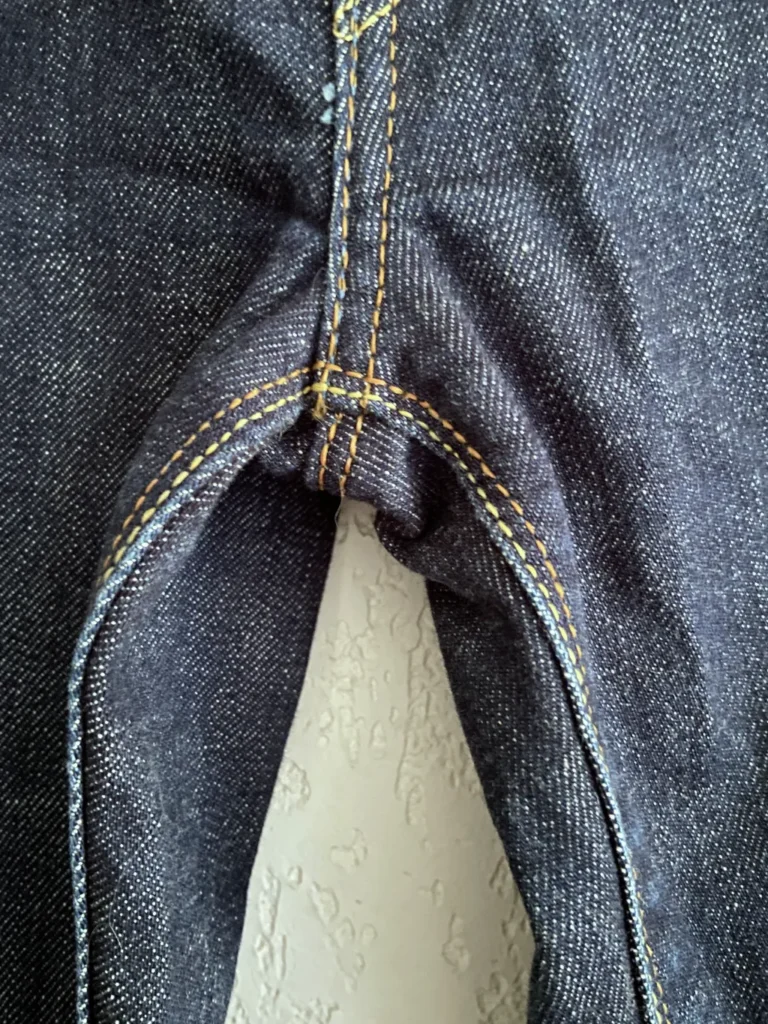 jean levi's vintage 2000s booty flare fit W29 entrejambe