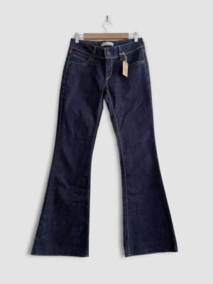 jean levi's vintage 2000s booty flare fit W29 face