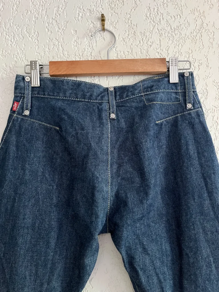 capri levis engineered vintage Y2K arrière