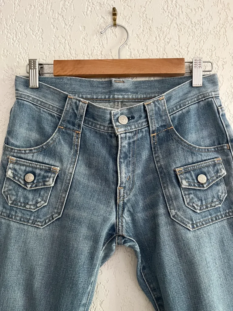 capri levi's vintage 90 made in japon W29 taille