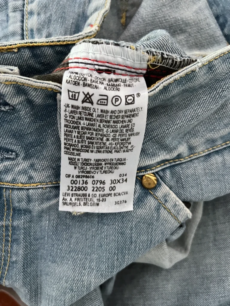 jean levi's engineered Y2K bootcut etiquette